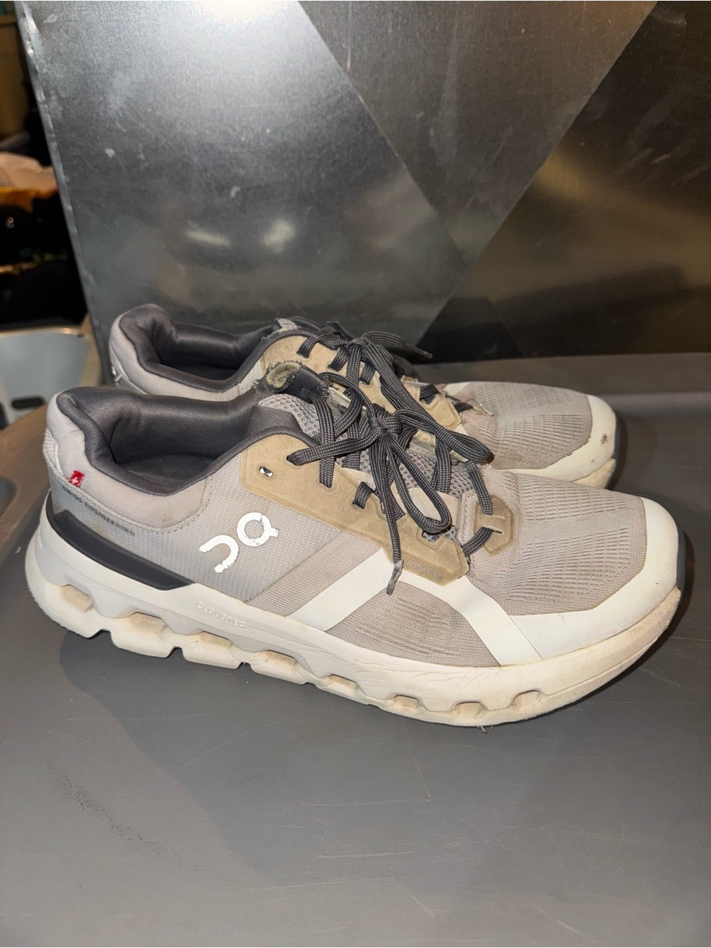 On Running Men's Light Gray Athletic Sneakers with White Accents